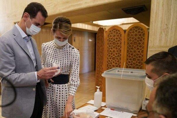 بشار اسد رأی خود در انتخابات پارلمانی سوریه را به صندوق انداخت
