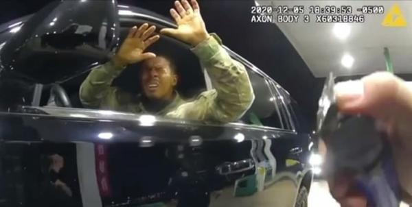 شکایت نظامی سیاه پوست آمریکایی از رفتار نژادپرستانه پلیس