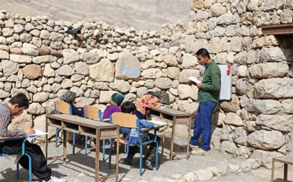 درخواست از وزیر آموزش و پرورش؛ سربازمعلم ها به منطقه ها محروم نروند